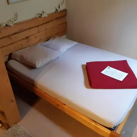 Refuge De Roybon Мини-отель Saint-Martin-en-Vercors